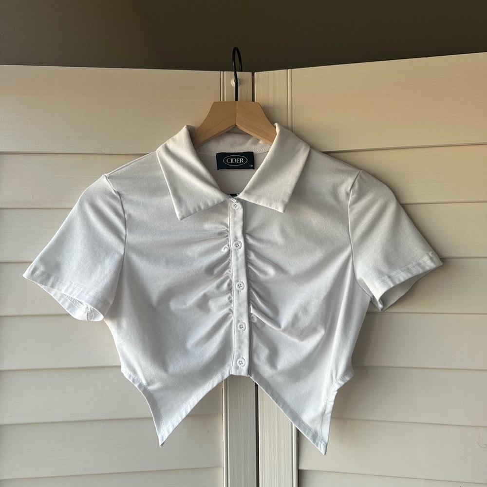Cider White Collared Button Down Crop Top